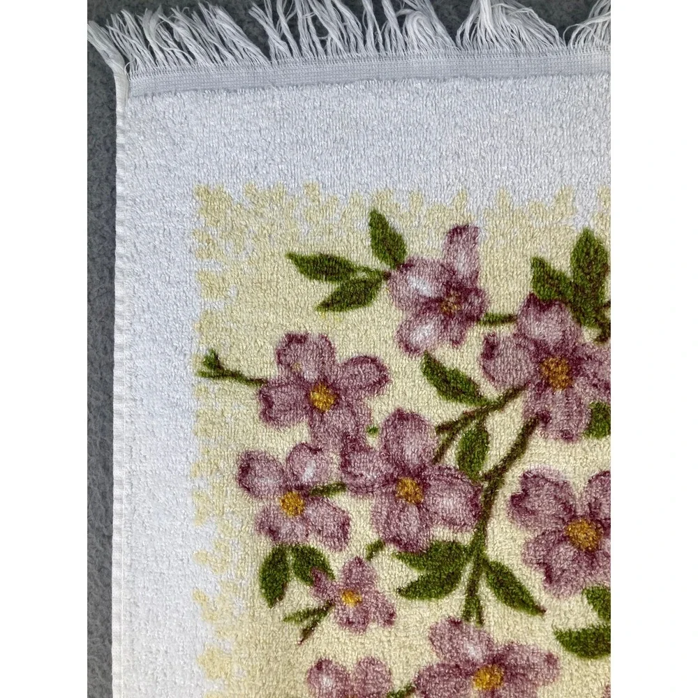 Vintage Cannon Bath‎ Towel White Purple Yellow Floral Fringed 38x21 Inches